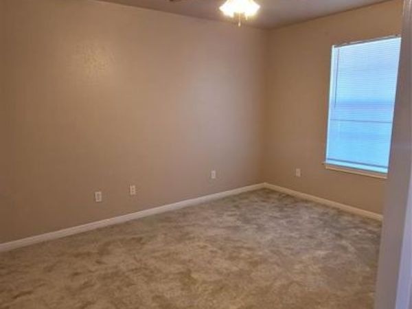 229 E Craven Avenue, Lacy Lakeview, TX 76705