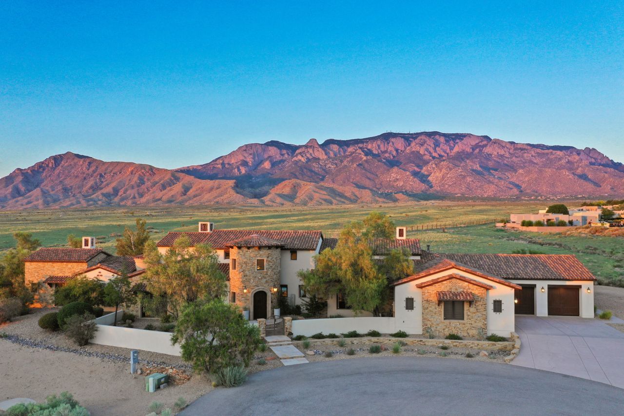 8906 Paramount Court Ne, Albuquerque, NM 87122 Main Photo