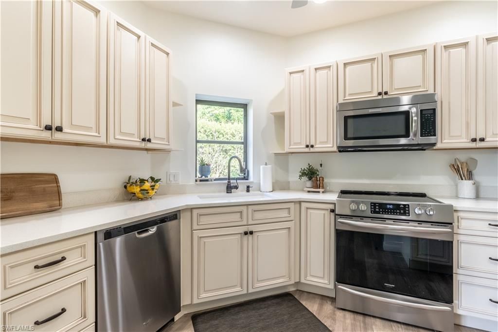 651 10th Ave S, Unit C651, Naples, FL 34102 Photo