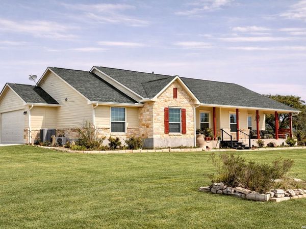 187 tracks, Center Point, TX 78010