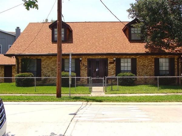 130 CARROLLTON Avenue, Metairie, LA 70005
