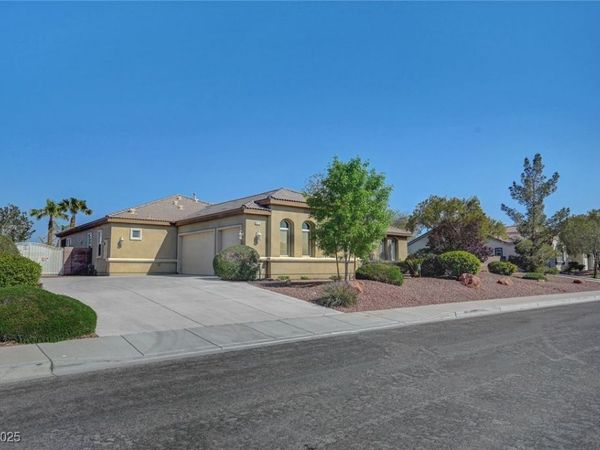 8370 Unicorn Street, Las Vegas, NV 89131