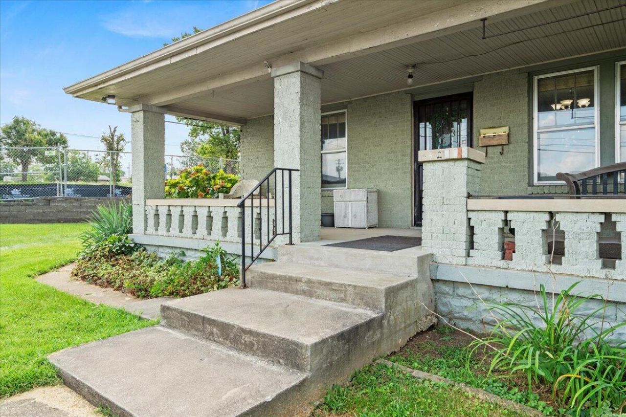 1326 Versailles Road, Lexington, KY 40504 Main Photo