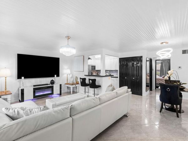 340 Horizons W, Unit 102, Boynton Beach, FL 33435