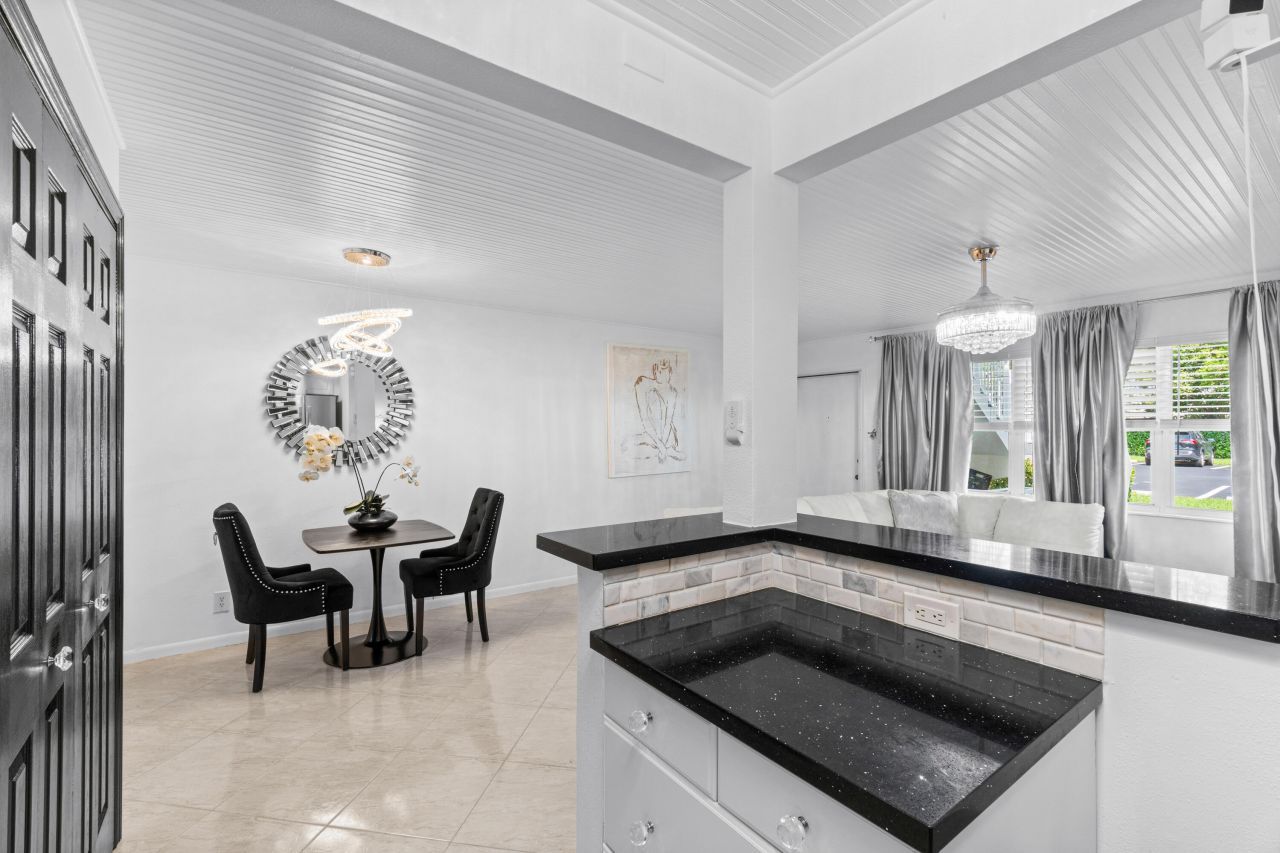 340 Horizons W, Unit 102, Boynton Beach, FL 33435 Photo