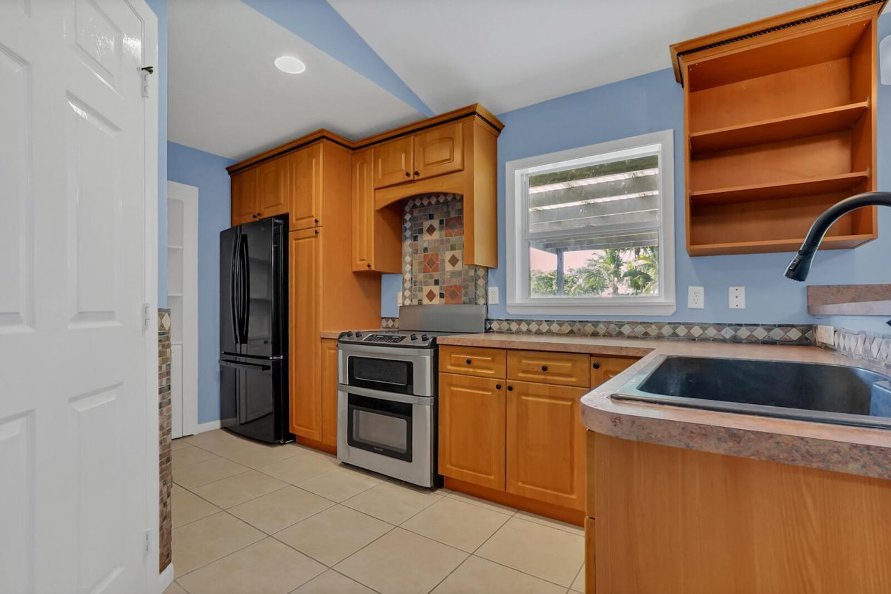 7739 Canal Drive, Lake Worth, FL 33467 Photo