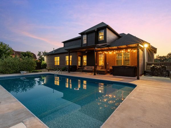 129 Springfield Dr, Lebanon, TN 37087