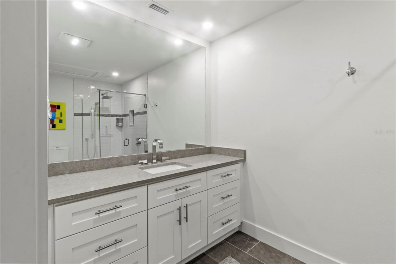 2377 Harbour Oaks Drive, Longboat Key, FL 34228 Photo