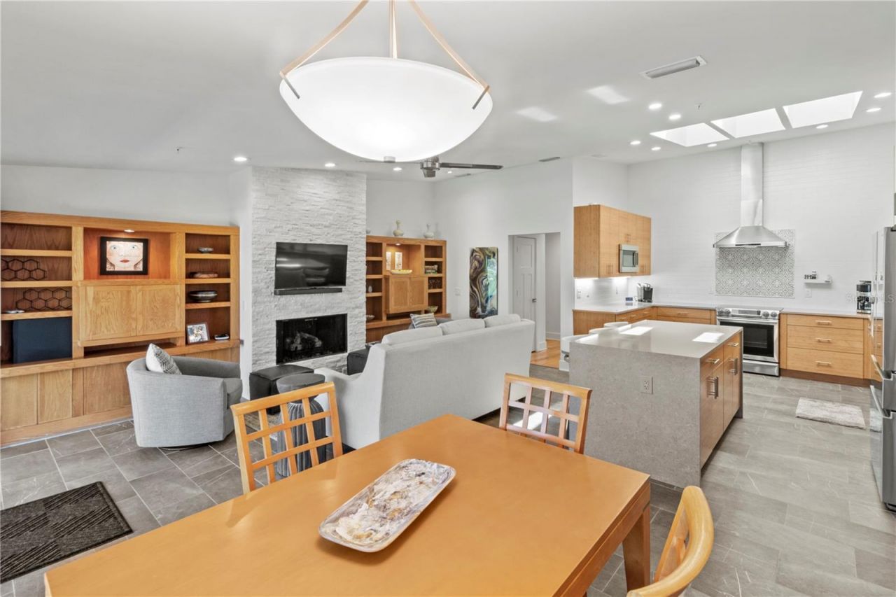 2377 Harbour Oaks Drive, Longboat Key, FL 34228 Photo