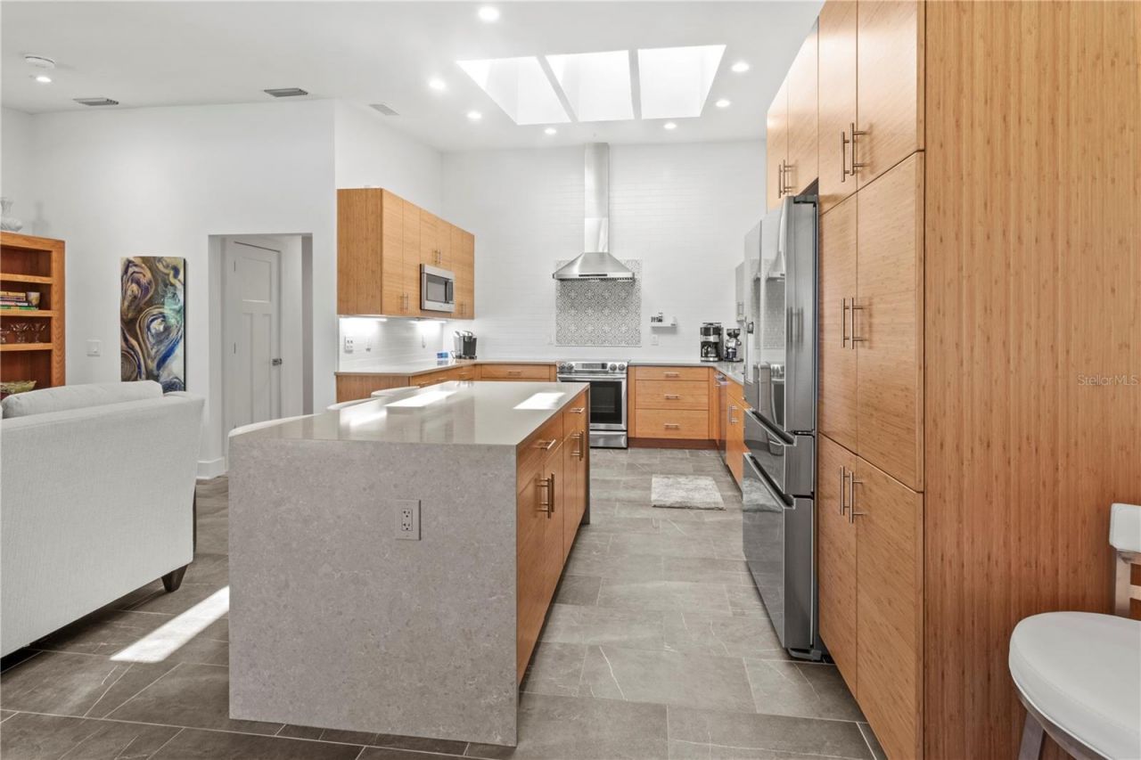 2377 Harbour Oaks Drive, Longboat Key, FL 34228 Photo