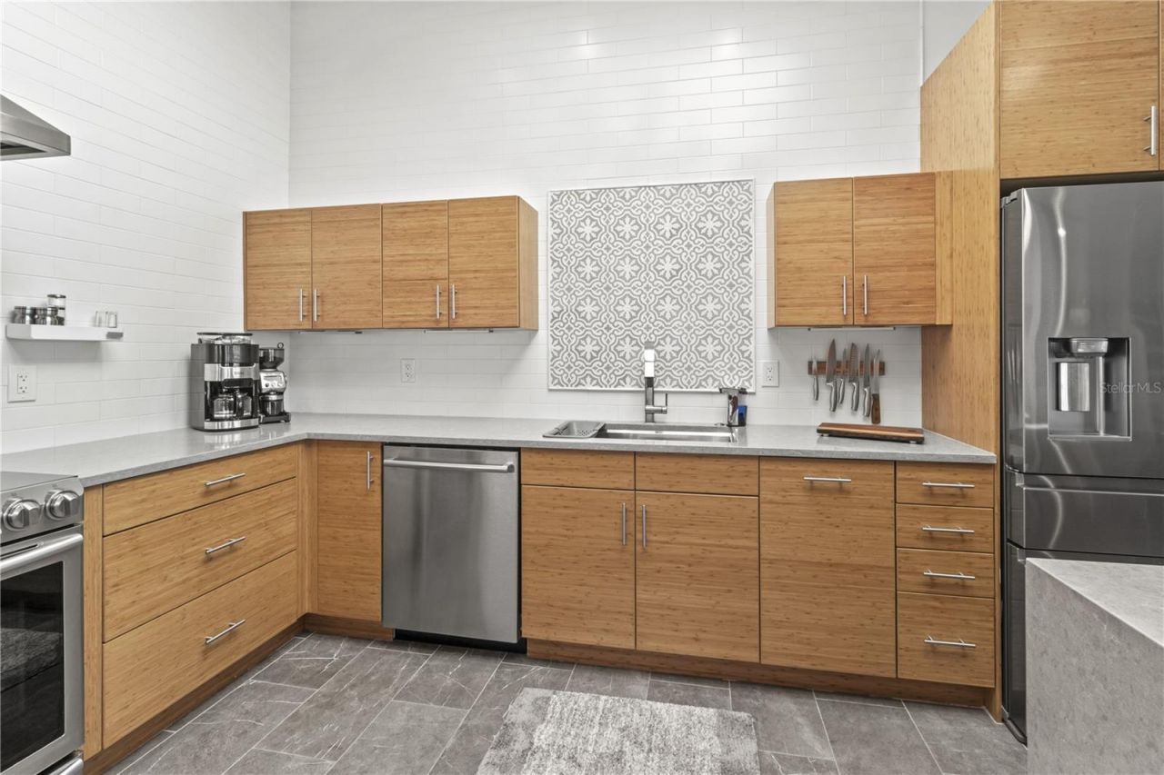 2377 Harbour Oaks Drive, Longboat Key, FL 34228 Photo