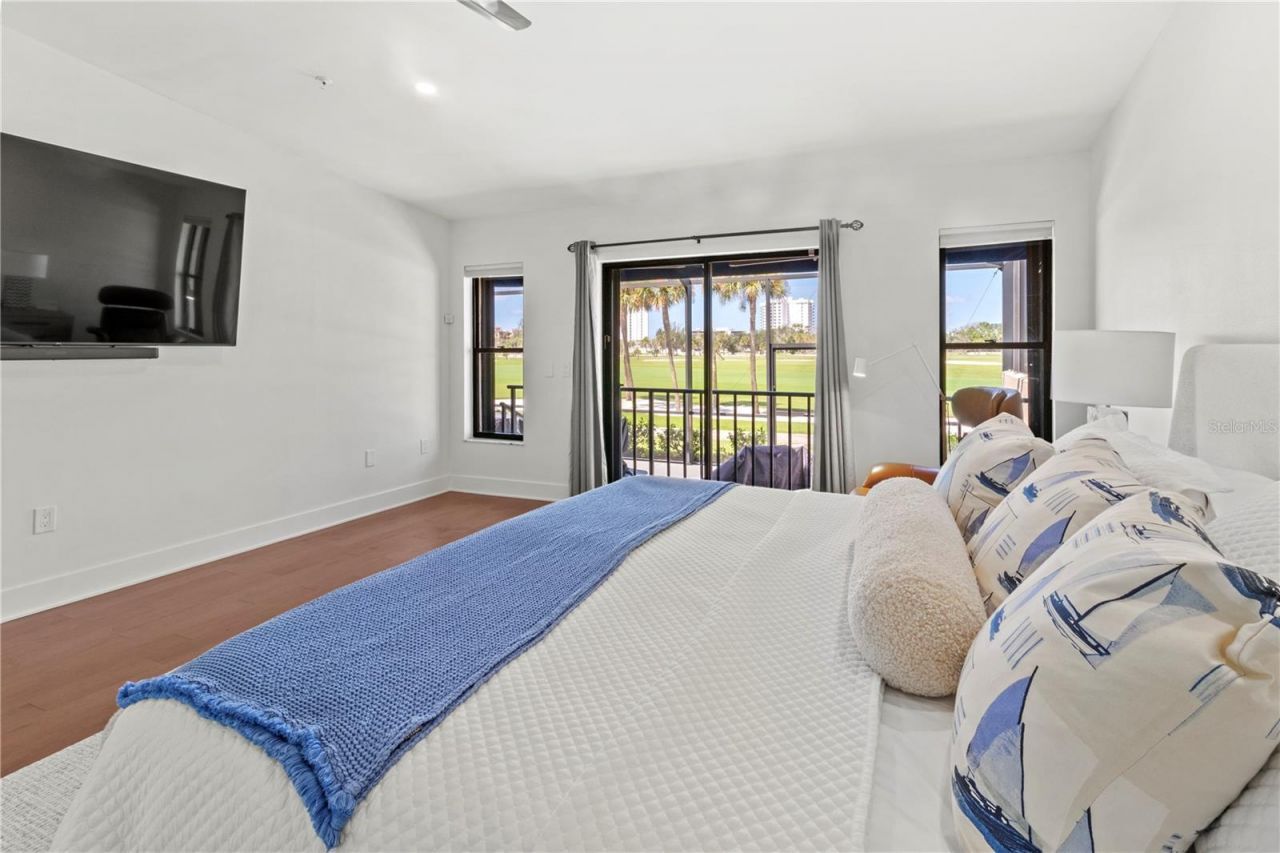 2377 Harbour Oaks Drive, Longboat Key, FL 34228 Photo