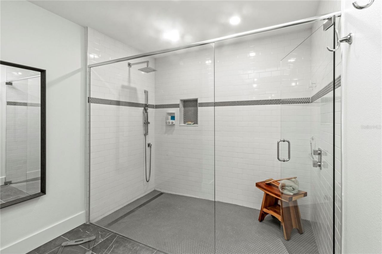 2377 Harbour Oaks Drive, Longboat Key, FL 34228 Photo