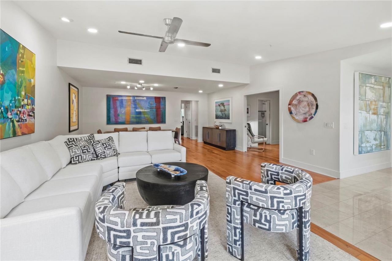 2377 Harbour Oaks Drive, Longboat Key, FL 34228 Photo