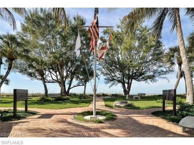 1900 Alamanda Drive, Unit 305, Naples, FL 34102 Photo