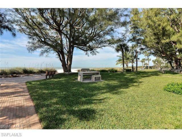 1900 Alamanda Drive, Unit 305, Naples, FL 34102 Photo
