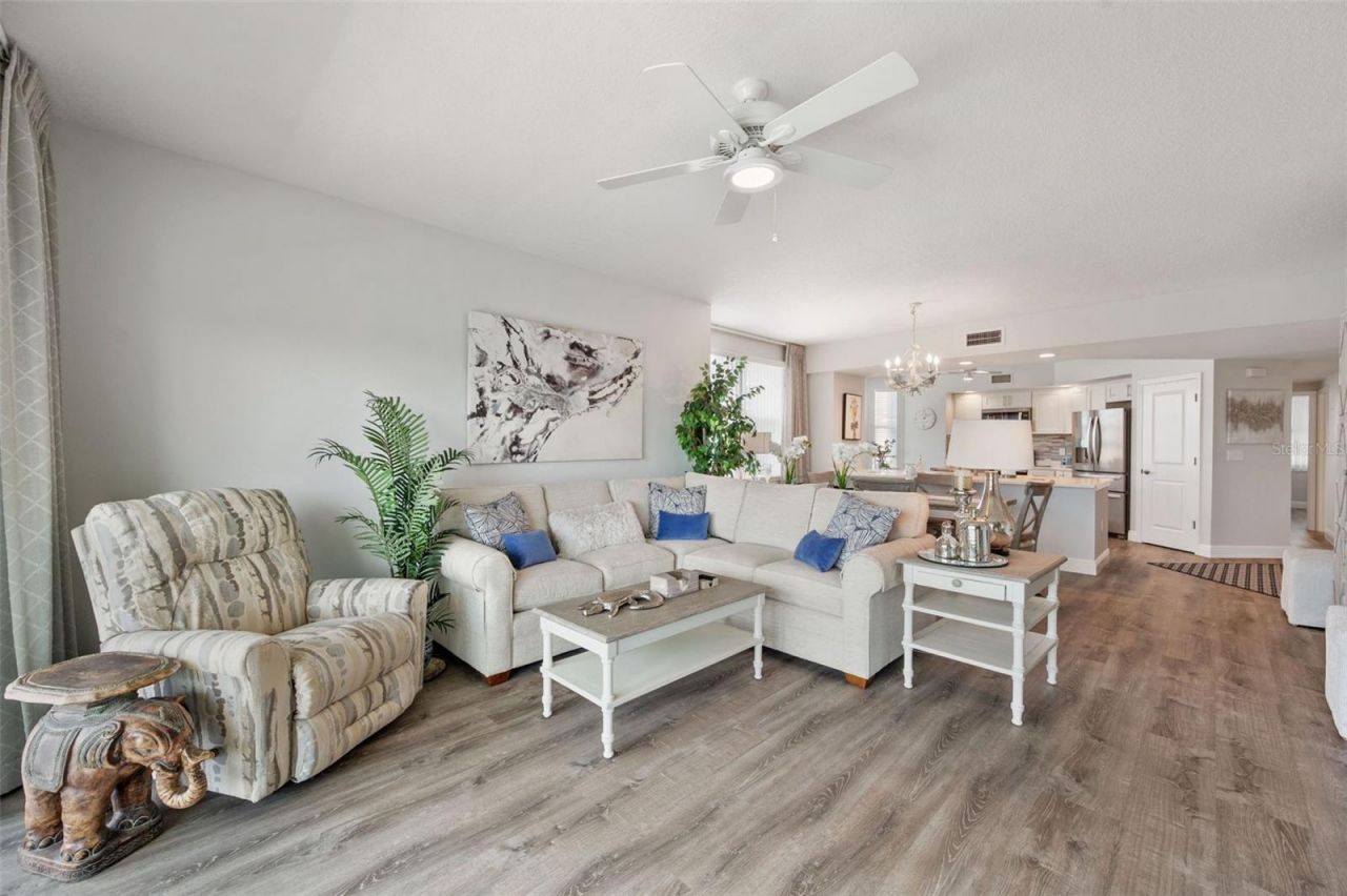 960 Starkey Road, Unit 8206, Largo, FL 33771 Photo