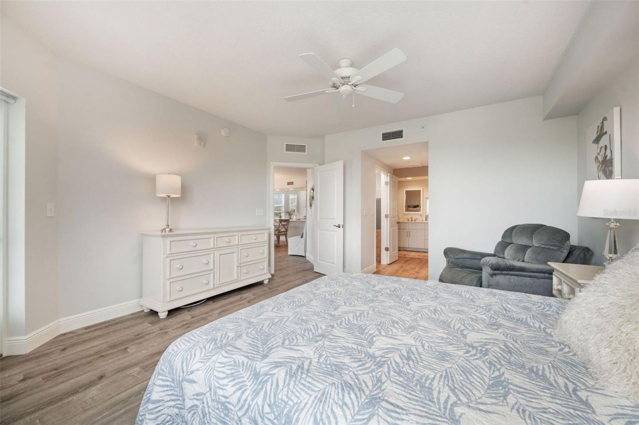 960 Starkey Road, Unit 8206, Largo, FL 33771 Photo