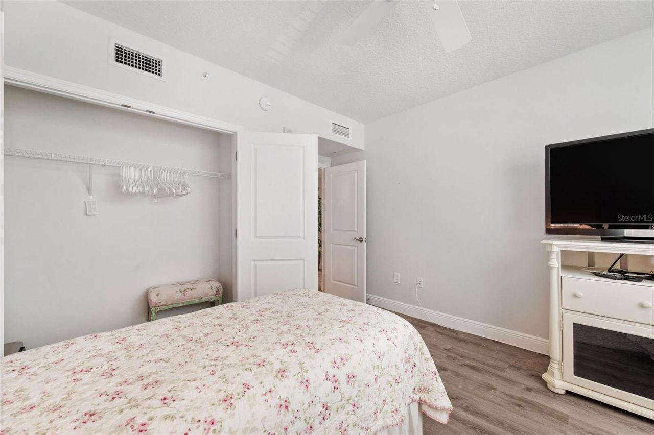 960 Starkey Road, Unit 8206, Largo, FL 33771 Photo