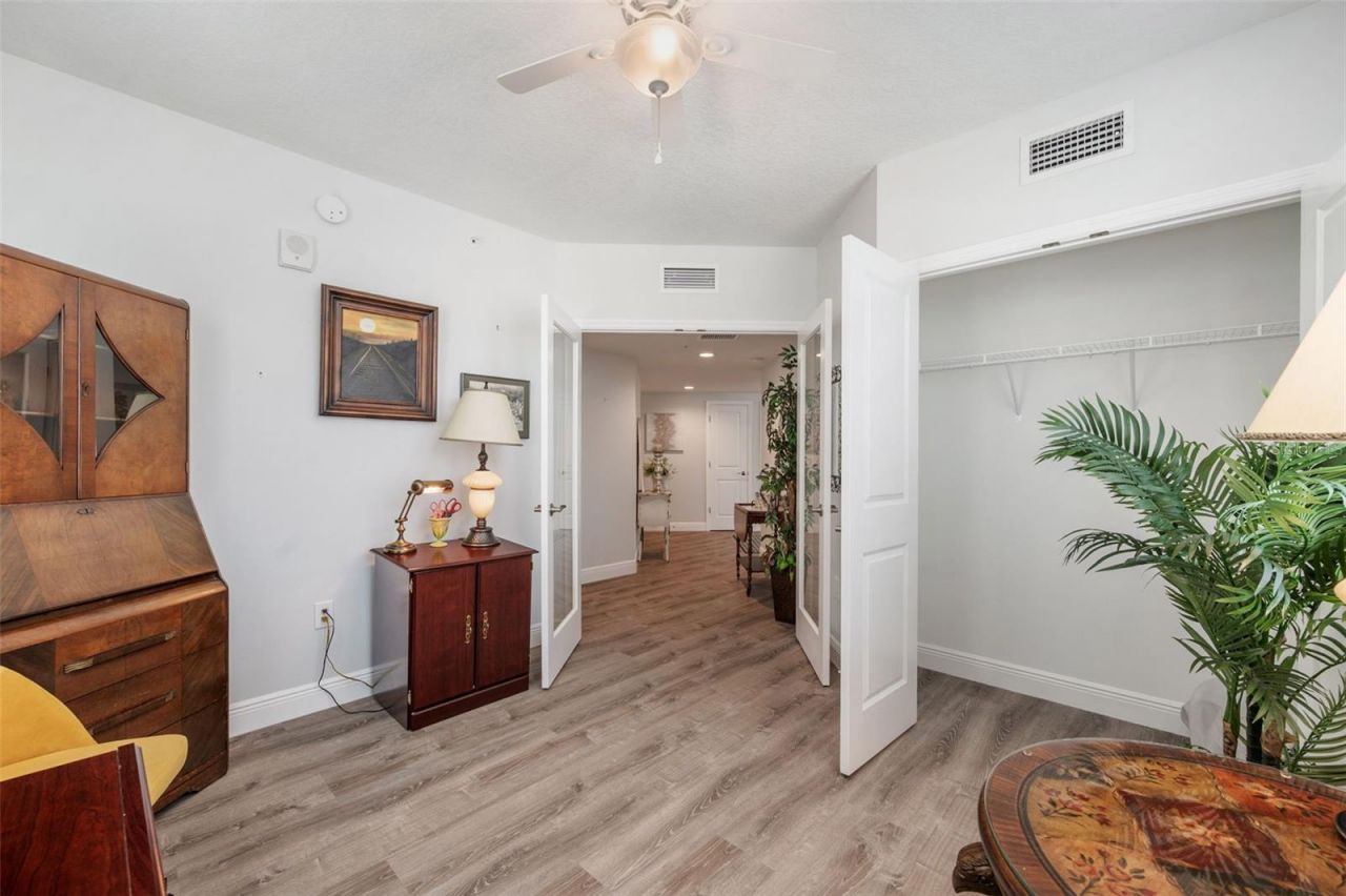 960 Starkey Road, Unit 8206, Largo, FL 33771 Photo