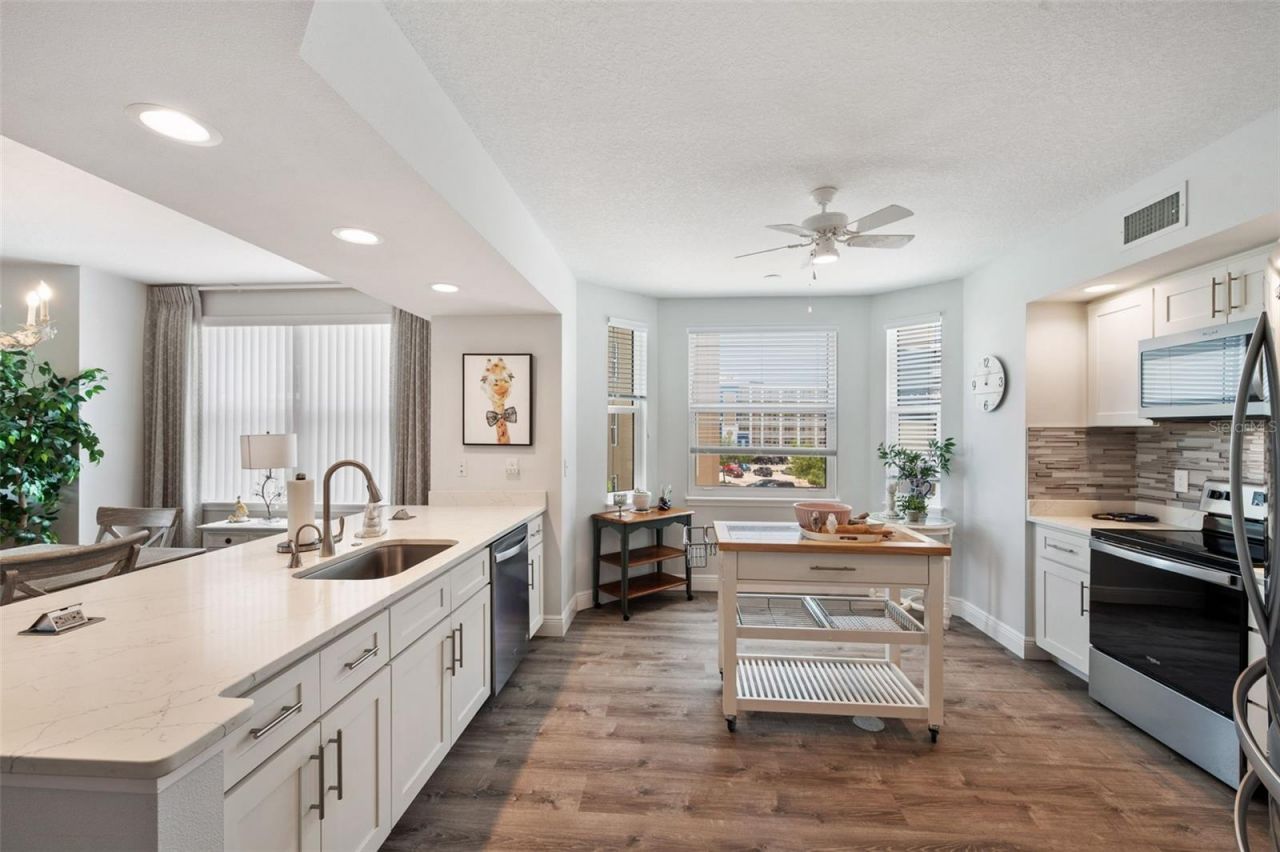 960 Starkey Road, Unit 8206, Largo, FL 33771 Photo