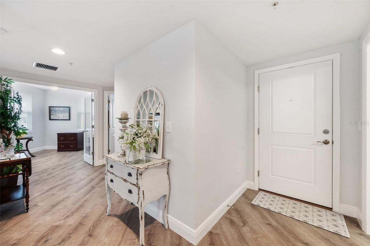 960 Starkey Road, Unit 8206, Largo, FL 33771 Photo