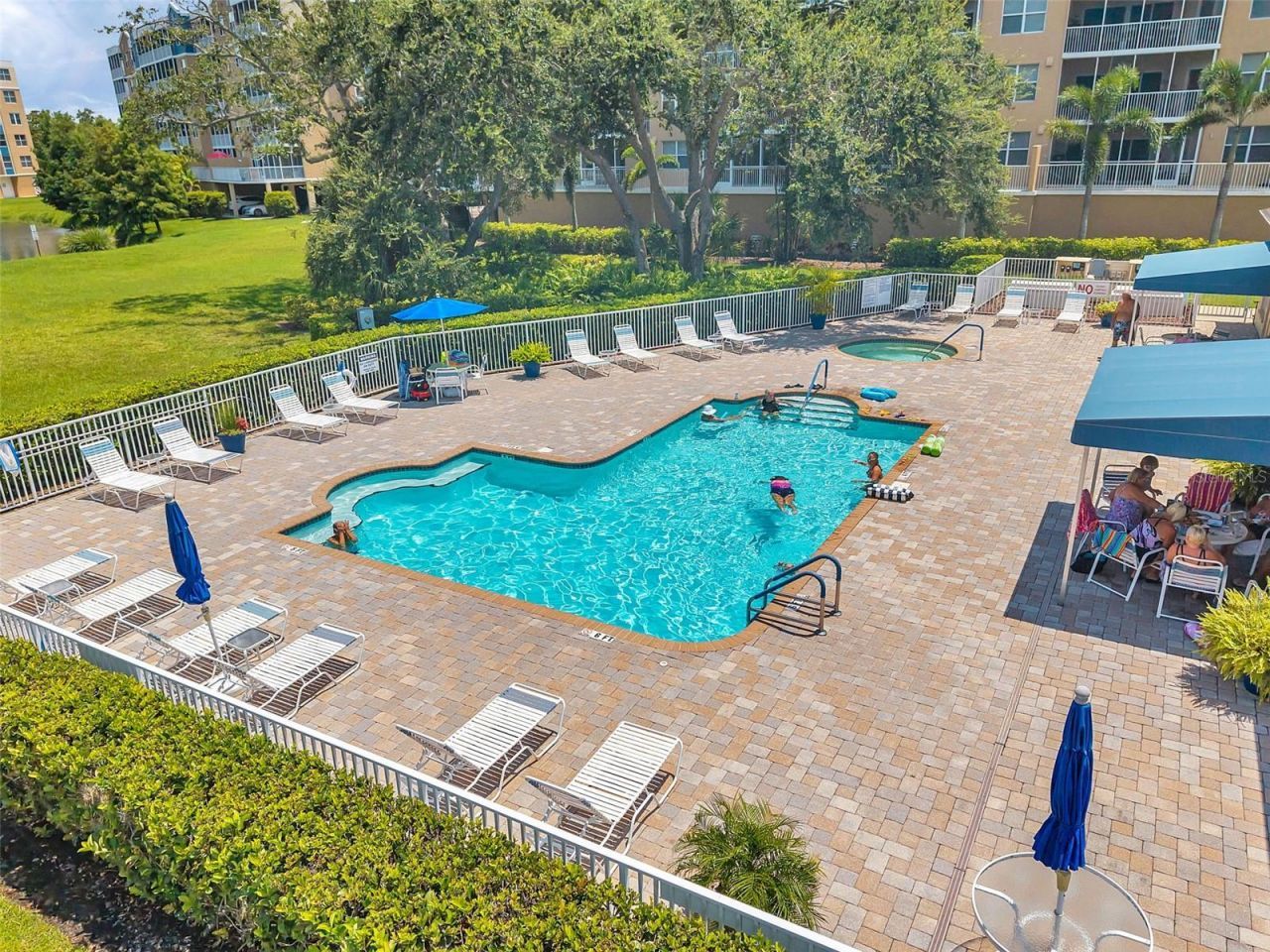 960 Starkey Road, Unit 8206, Largo, FL 33771 Photo