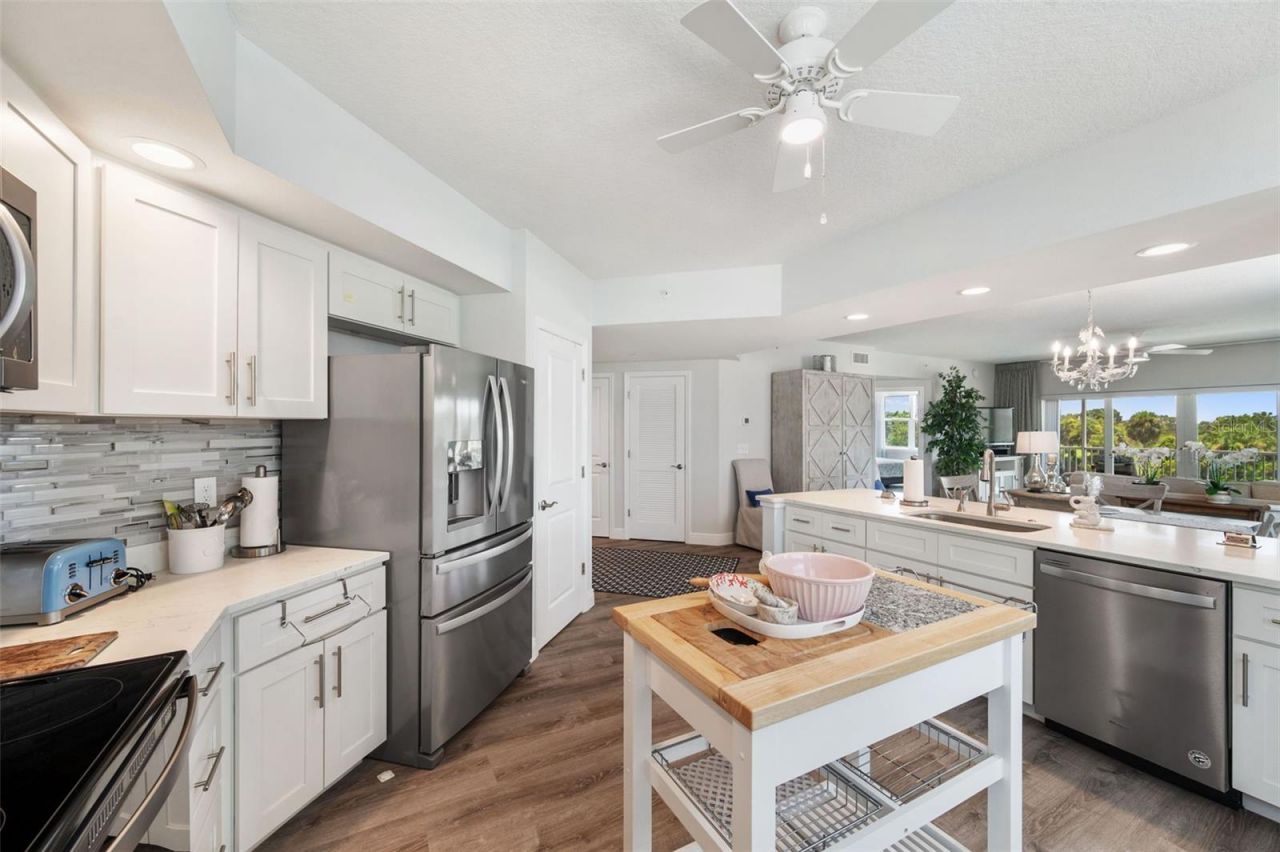 960 Starkey Road, Unit 8206, Largo, FL 33771 Photo