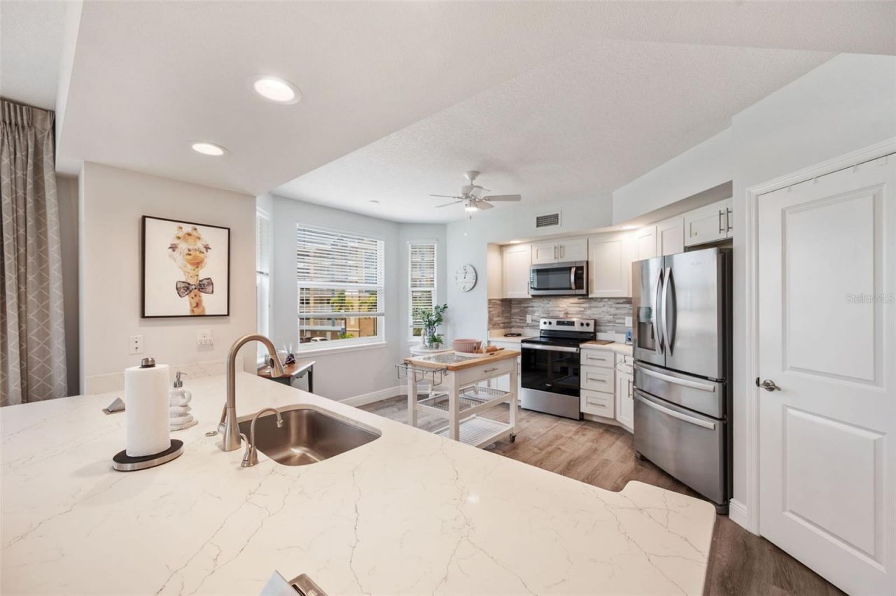 960 Starkey Road, Unit 8206, Largo, FL 33771 Photo