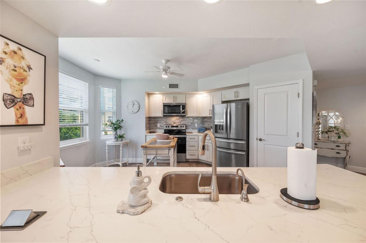 960 Starkey Road, Unit 8206, Largo, FL 33771 Photo