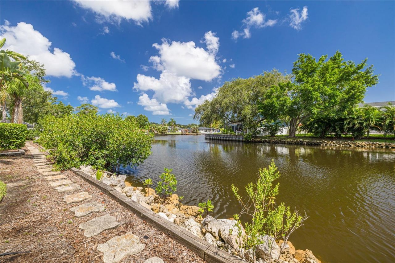 2370 Weymouth Drive, Clearwater, FL 33764 Photo