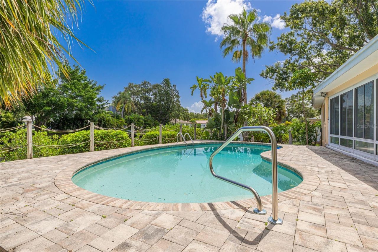 2370 Weymouth Drive, Clearwater, FL 33764 Photo