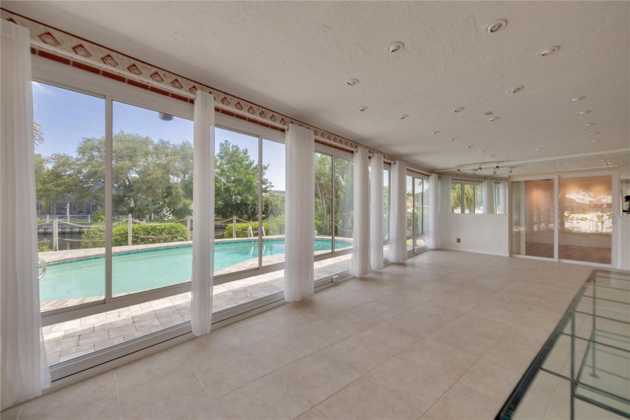 2370 Weymouth Drive, Clearwater, FL 33764 Photo