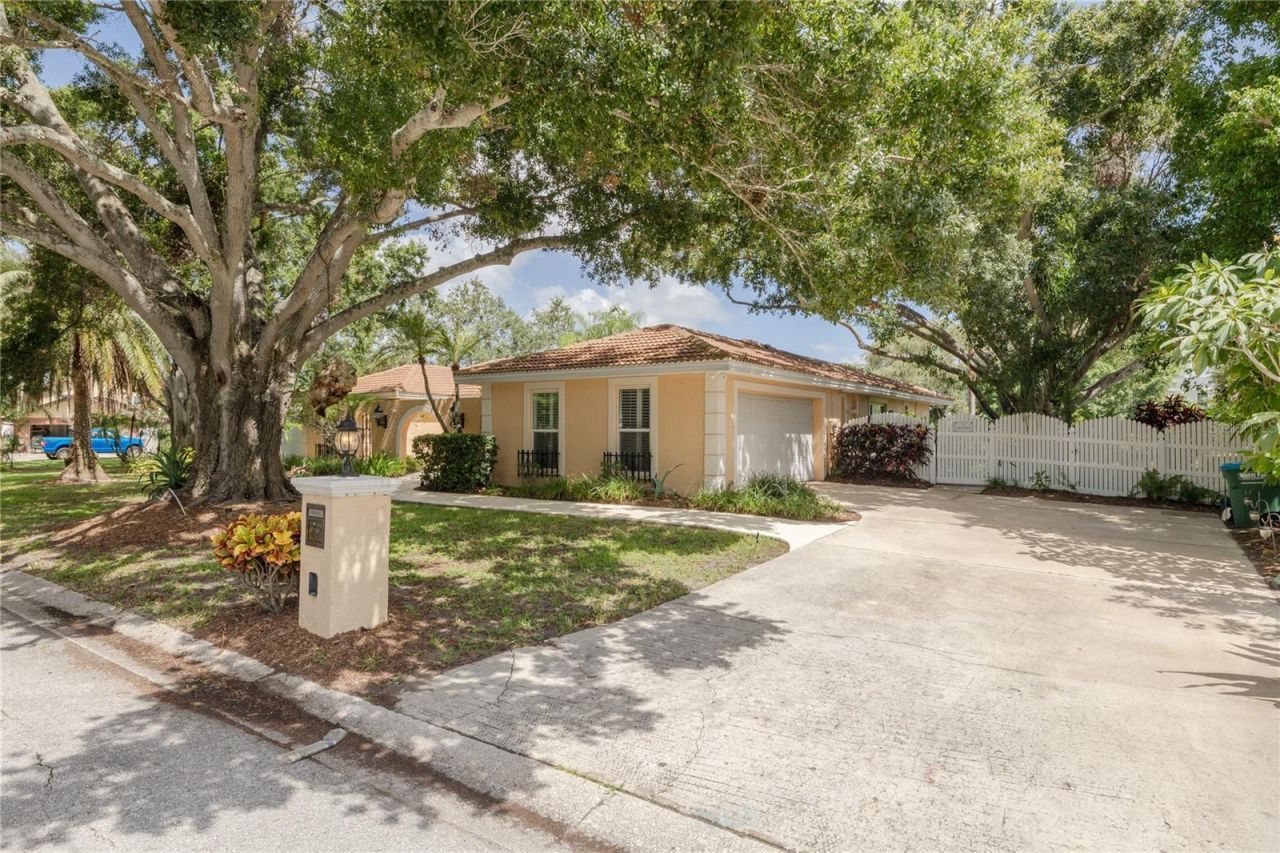 2370 Weymouth Drive, Clearwater, FL 33764 Photo