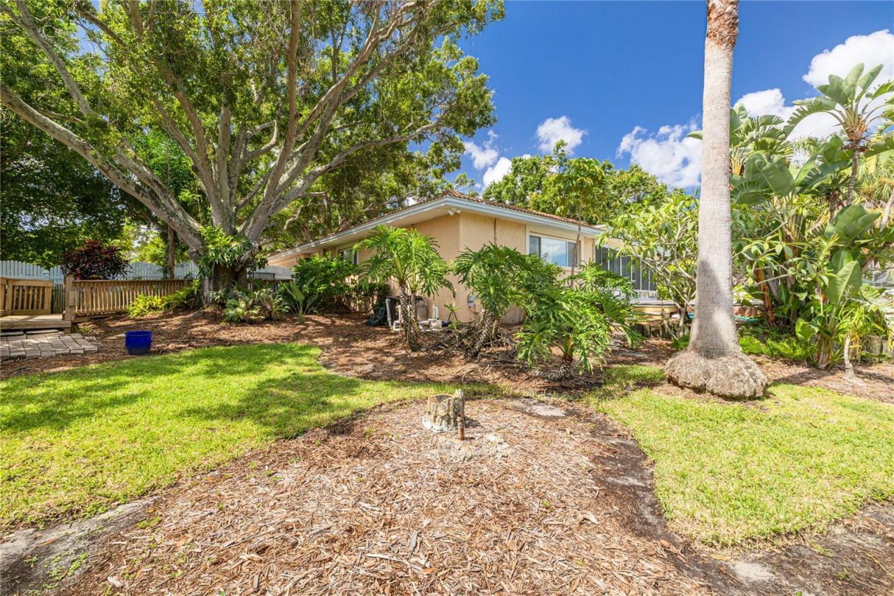 2370 Weymouth Drive, Clearwater, FL 33764 Photo