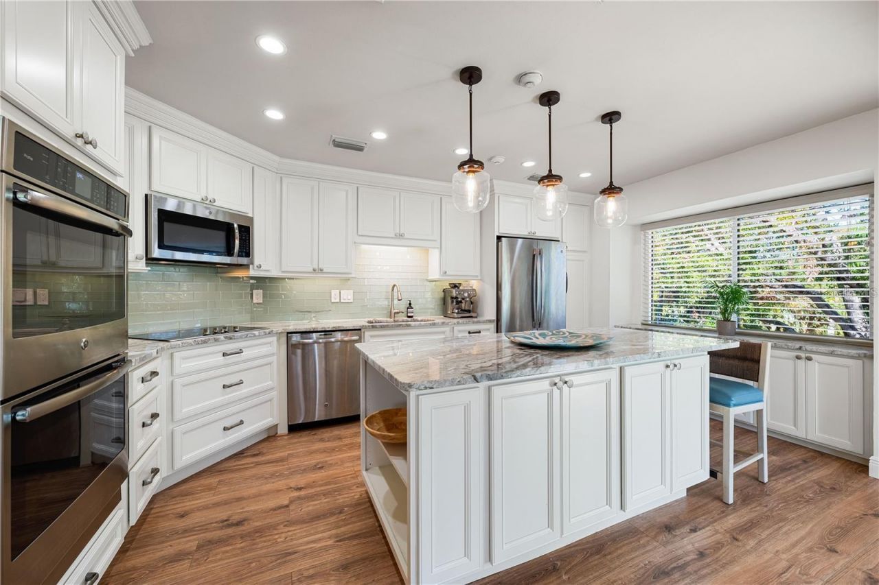 858 Hudson Avenue, Unit 858, Sarasota, FL 34236 Photo