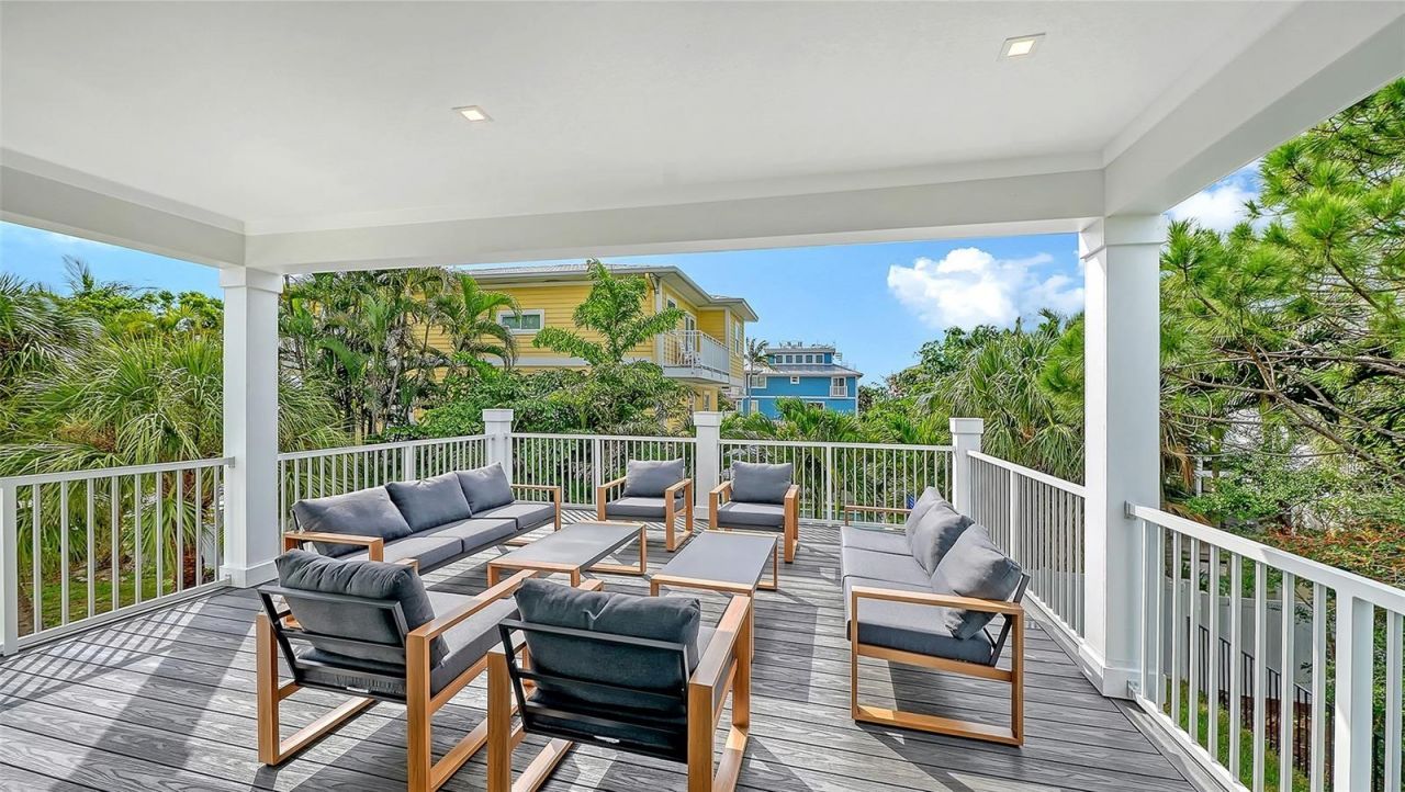111 4th Street S, Bradenton Beach, FL 34217 Photo