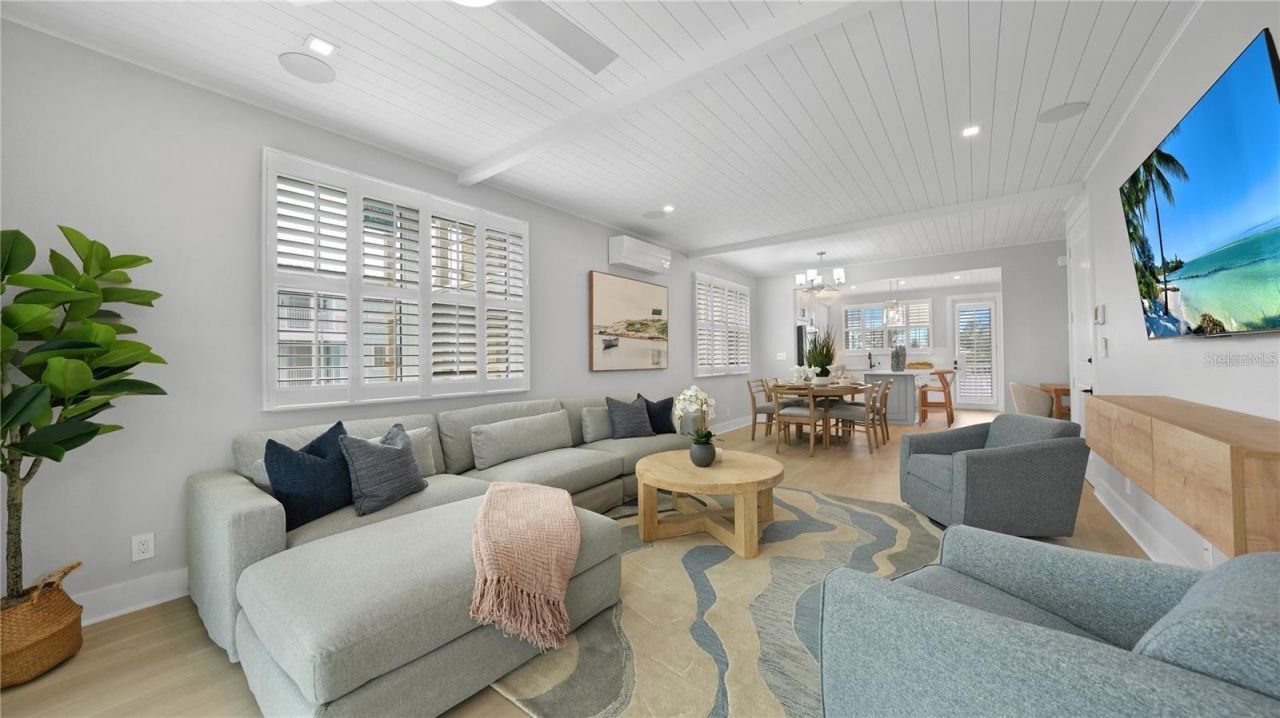 111 4th Street S, Bradenton Beach, FL 34217 Photo