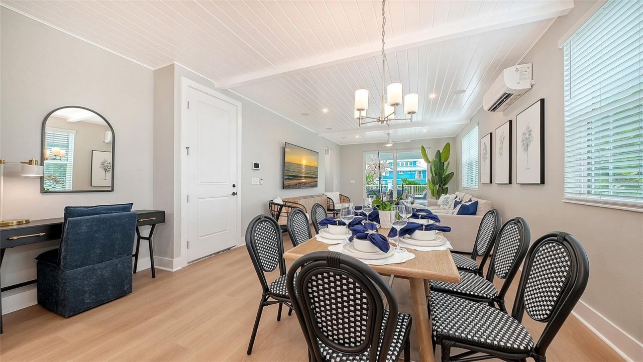 111 4th Street S, Bradenton Beach, FL 34217 Photo