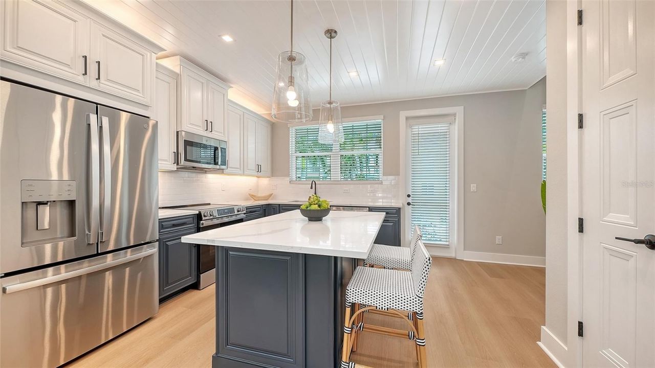 111 4th Street S, Bradenton Beach, FL 34217 Photo