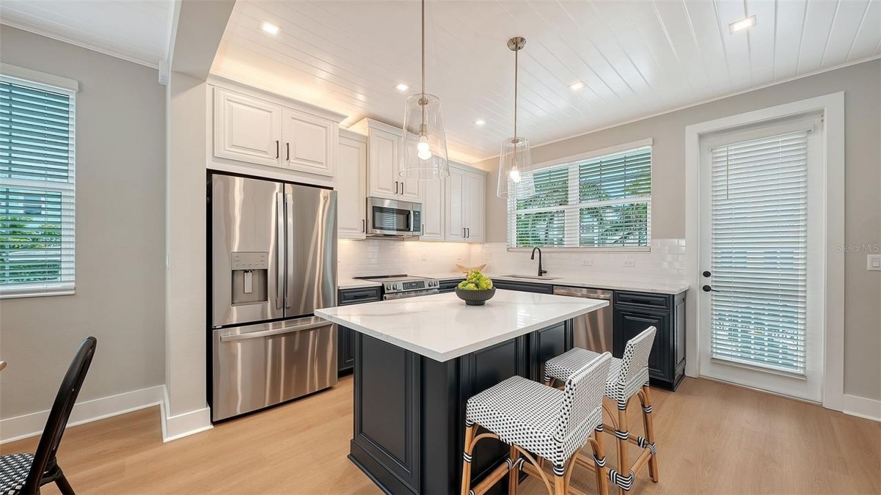 111 4th Street S, Bradenton Beach, FL 34217 Photo