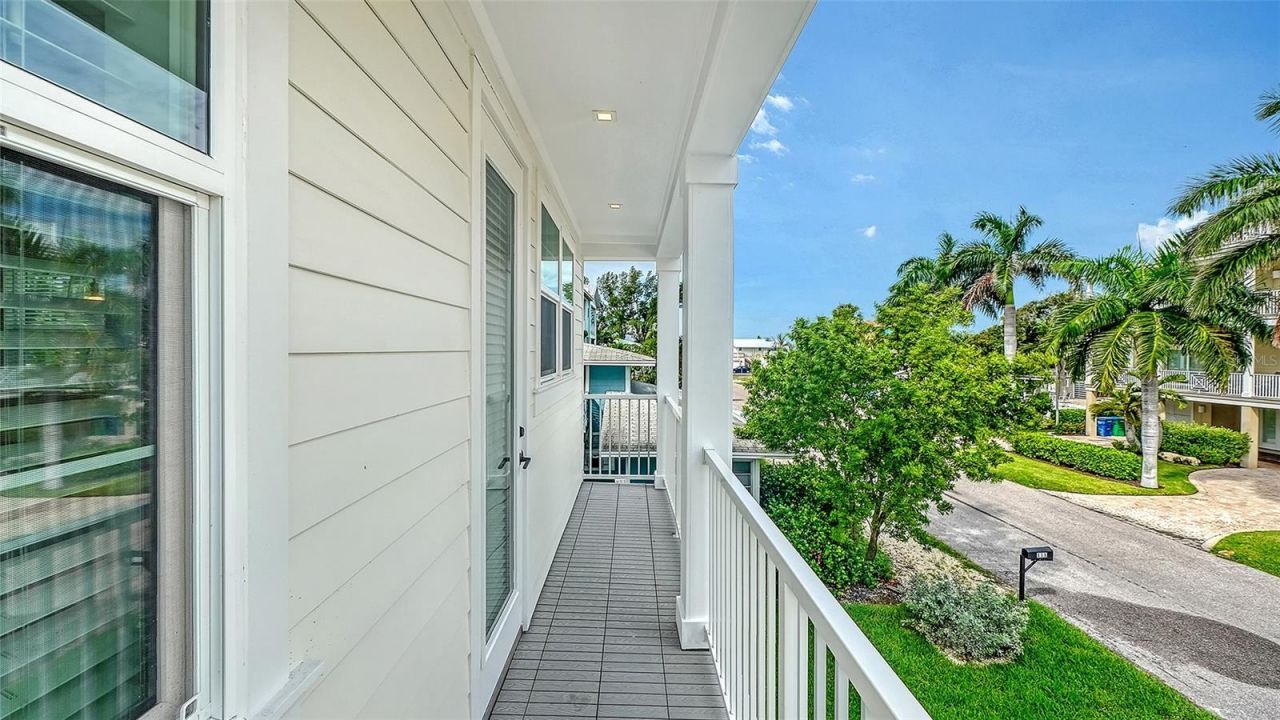 111 4th Street S, Bradenton Beach, FL 34217 Photo