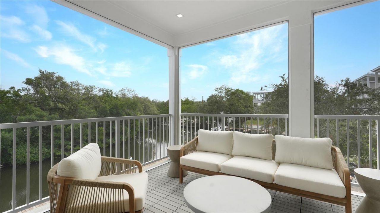 111 4th Street S, Bradenton Beach, FL 34217 Photo