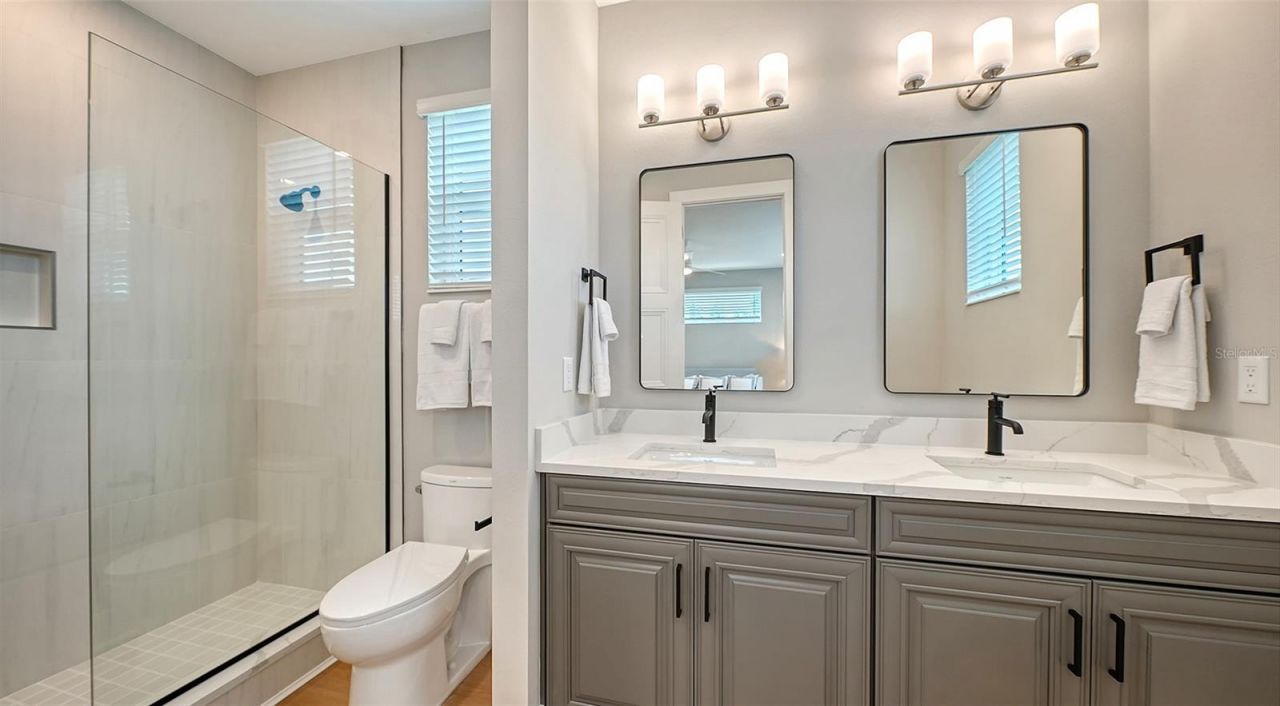 111 4th Street S, Bradenton Beach, FL 34217 Photo