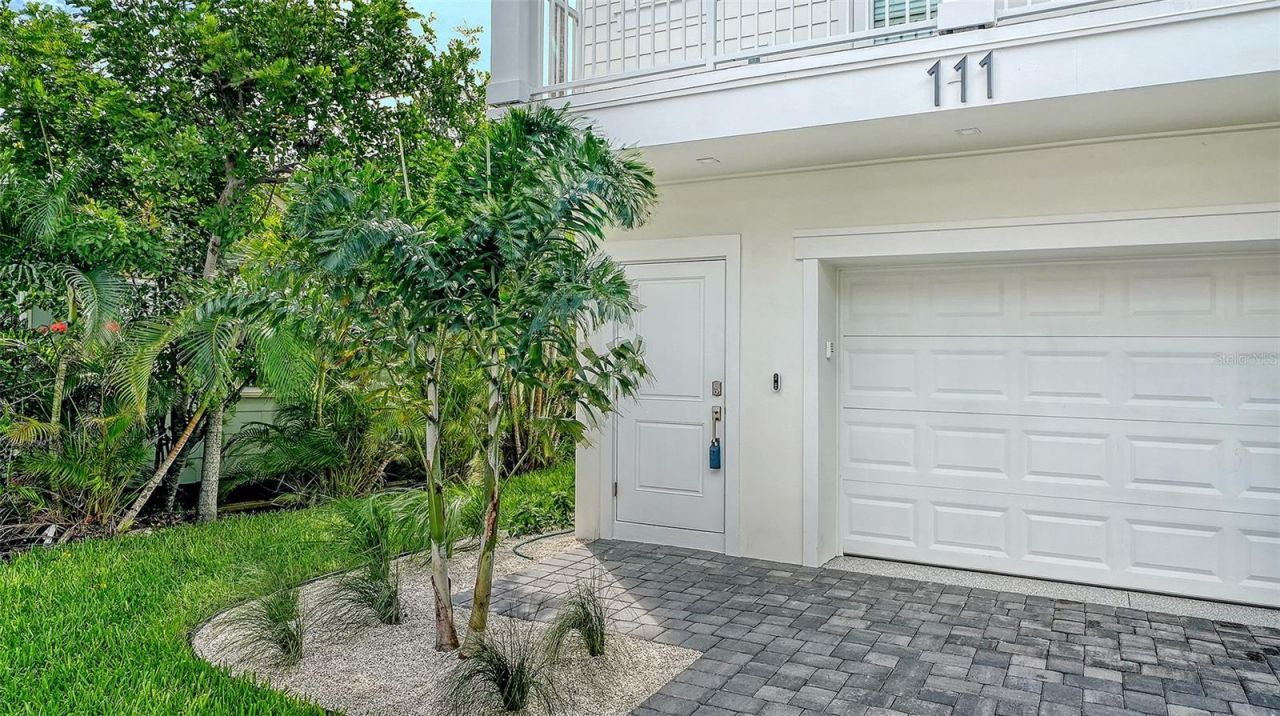 111 4th Street S, Bradenton Beach, FL 34217 Photo
