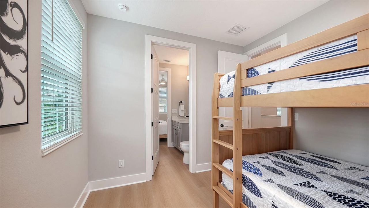 111 4th Street S, Bradenton Beach, FL 34217 Photo