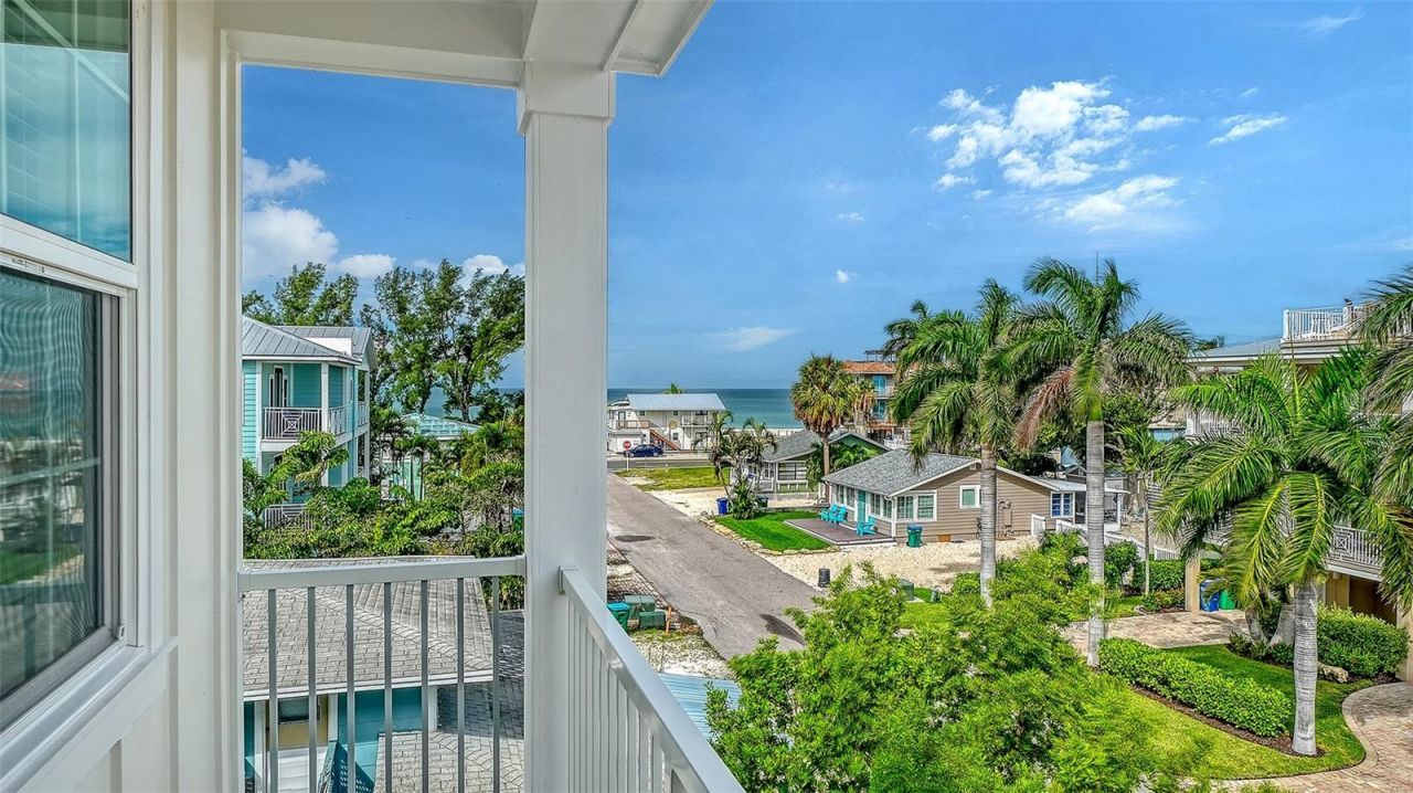 111 4th Street S, Bradenton Beach, FL 34217 Photo