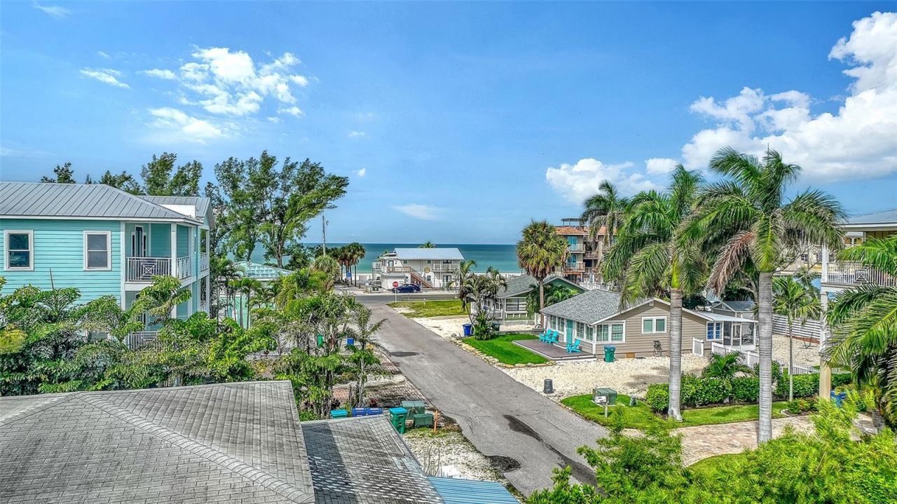 111 4th Street S, Bradenton Beach, FL 34217 Photo