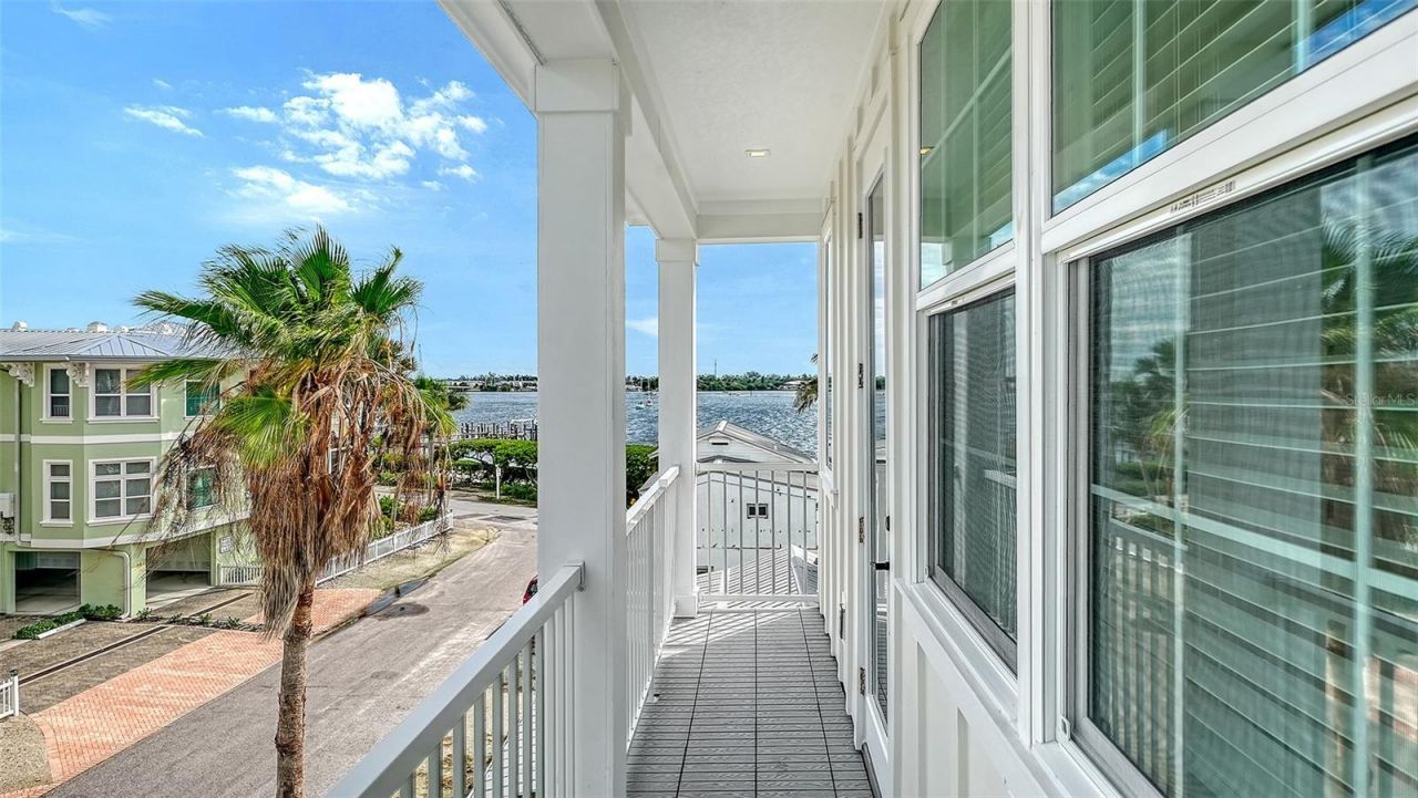 111 4th Street S, Bradenton Beach, FL 34217 Photo