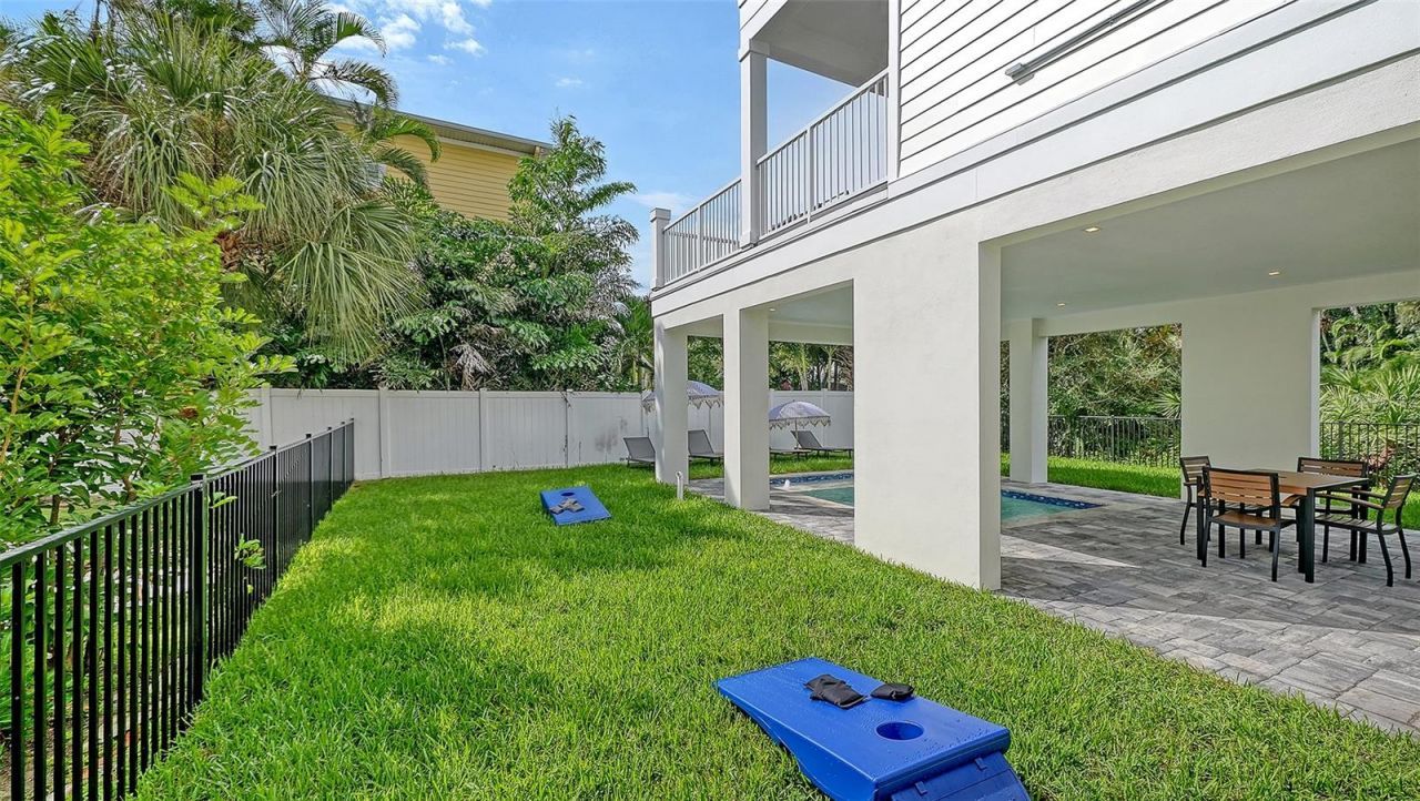 111 4th Street S, Bradenton Beach, FL 34217 Photo